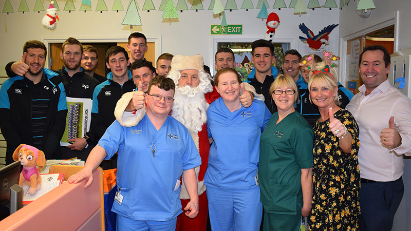 Morganstone and the Ospreys visit Morriston Hospital for Christmas